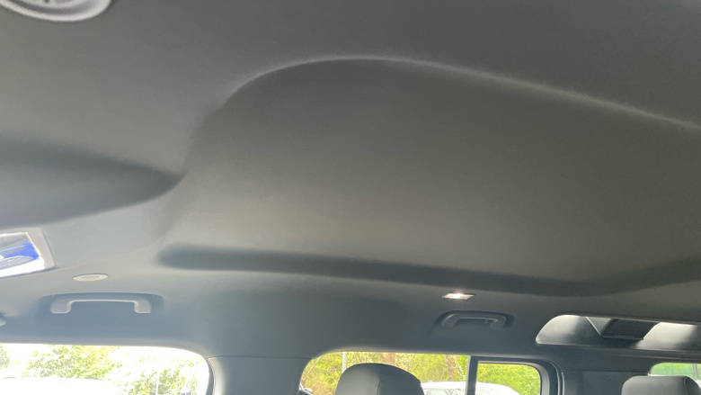 Land Rover Defender 3.0 D250 X-Dynamic SE 110 5dr Auto Diesel Estate